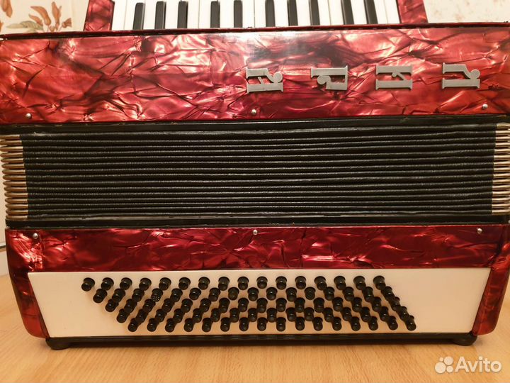 Аккордеон Лира. Новый. Размер 1/2. Видео
