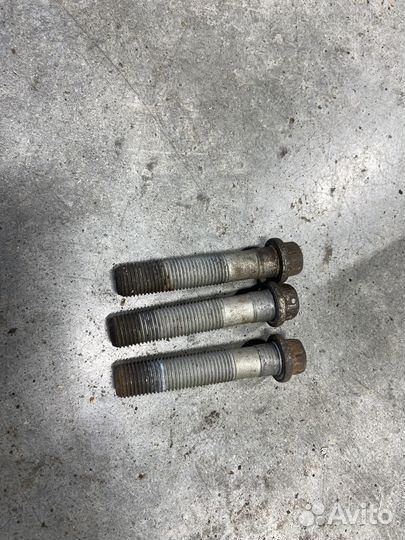 Цапфа передняя левая Cadillac Escalade GMT800