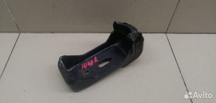 Кронштейн опоры двигателя Hi Lux 2015