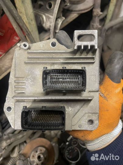 Opel Astra H Блок управления двигателем