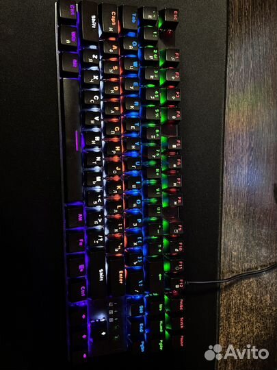 Продам клавиатуру