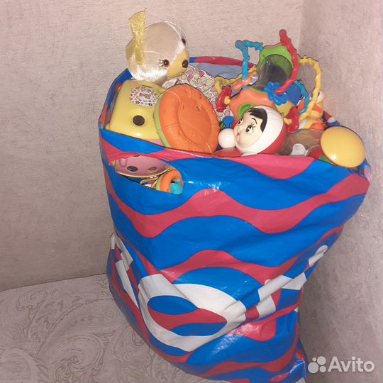 Погремушки, развивающие игрушки