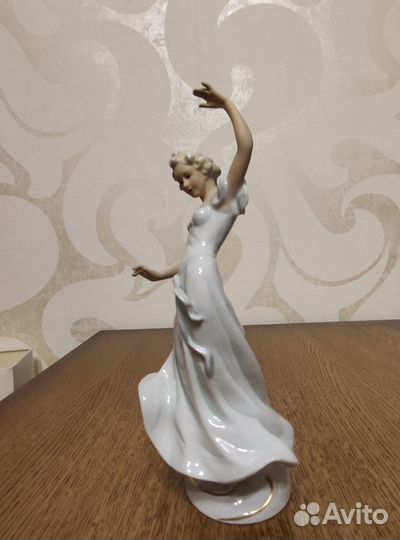 Фарфоровая статуэтка Schaubach Kunst