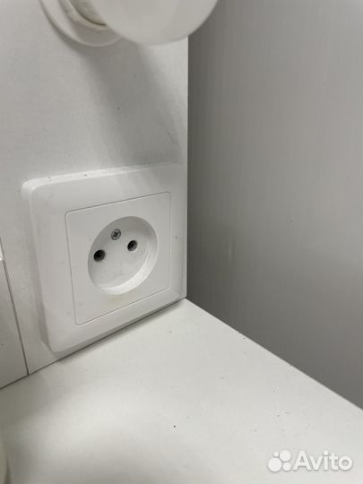 Гримерное зеркало со столом