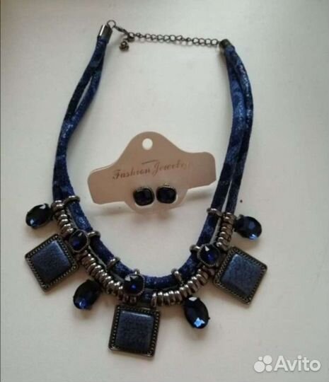 Набор (колье и серьги)