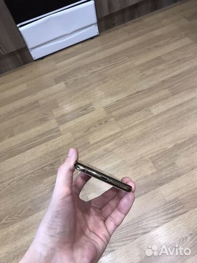 iPhone Xs, 64 ГБ