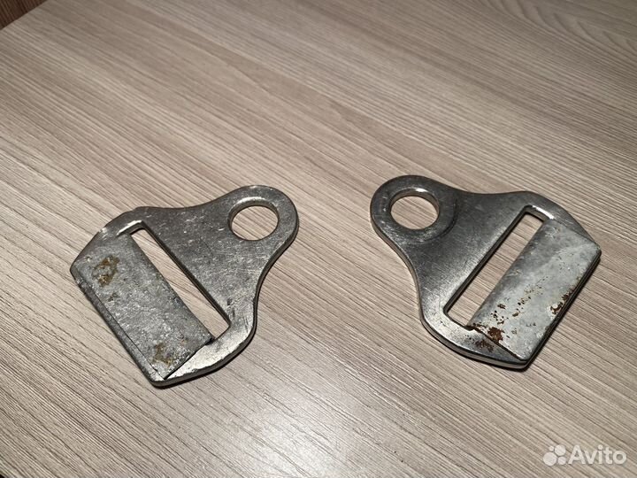 Фурнитура от немецкого парашюта