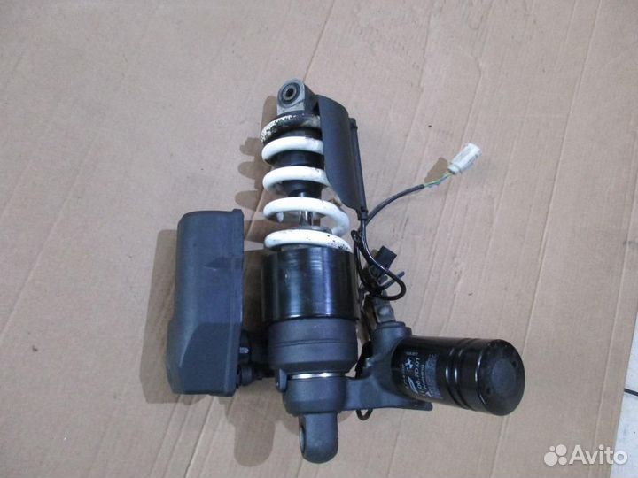 Стойки зад М K1300S BMW K40