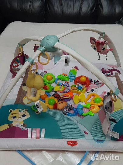 Развивающий коврик tiny love волшебная поляна