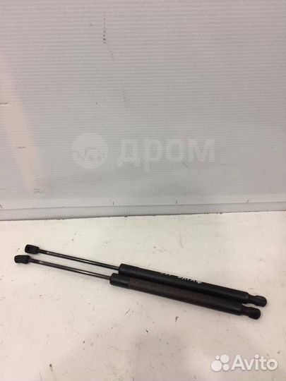 Амортизатор крышки багажника на Infiniti Fx Qx70