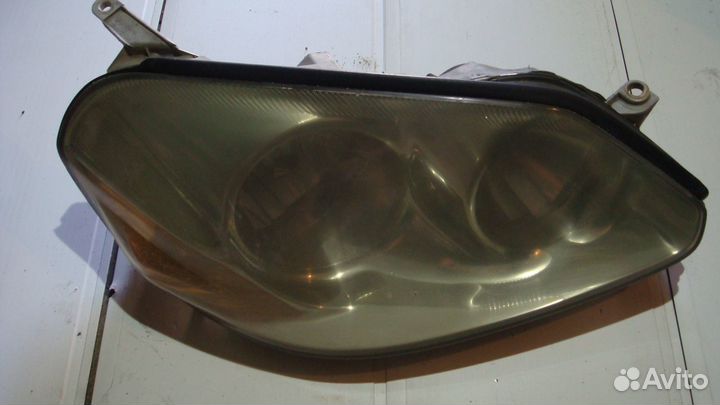 Фара правая toyota mark 110