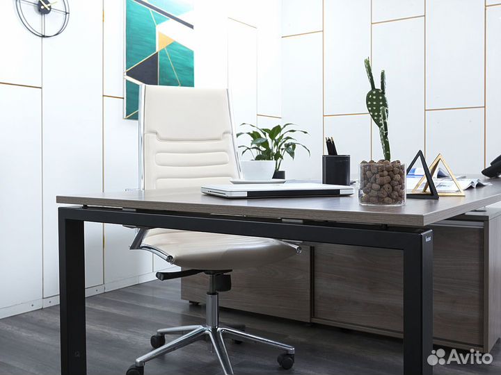 Стол руководителя Bene Австрия