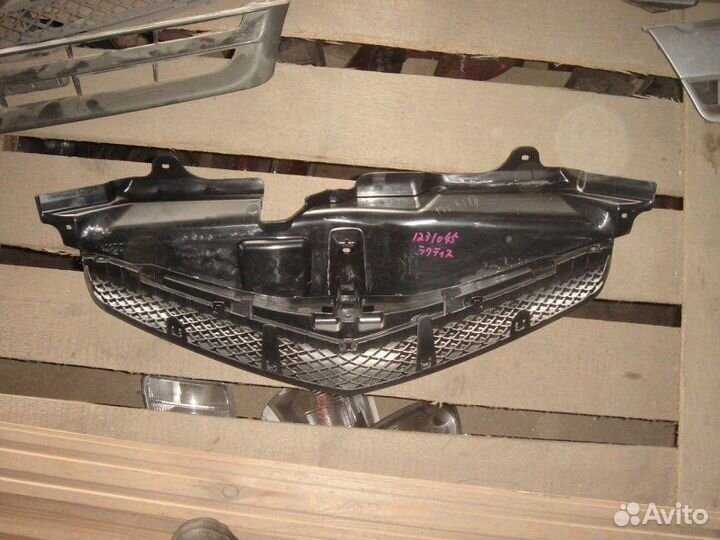 Решетка радиатора Toyota Ractis