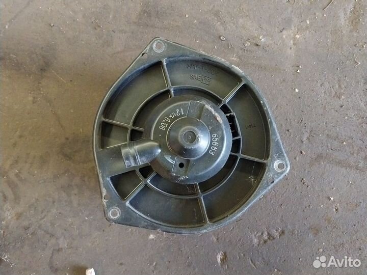 Вентилятор печки Subaru Impreza 1996