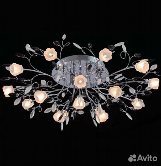 Люстра потолочная в флористическом мотиве