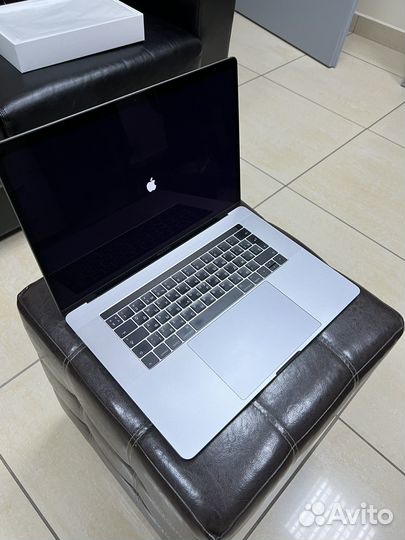 MacBook Pro 15 2017 i7 16gb