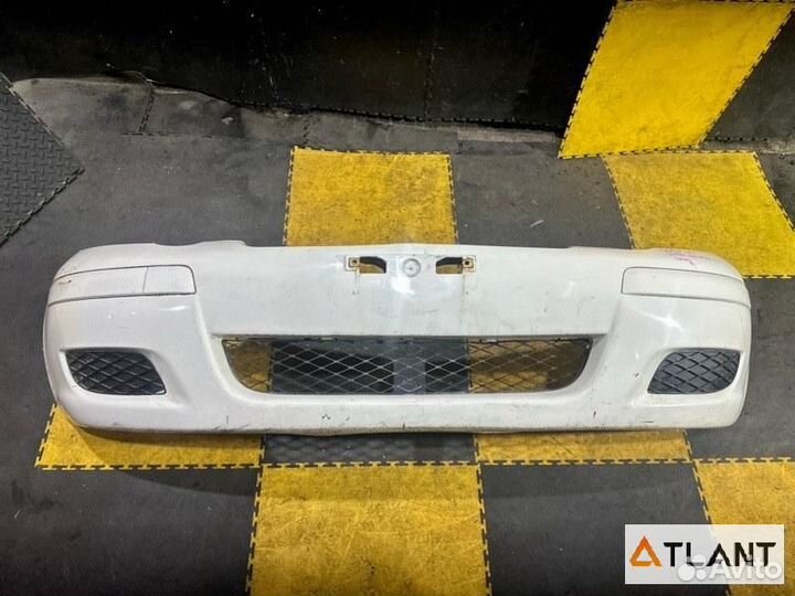 Бампер передний toyota vitz