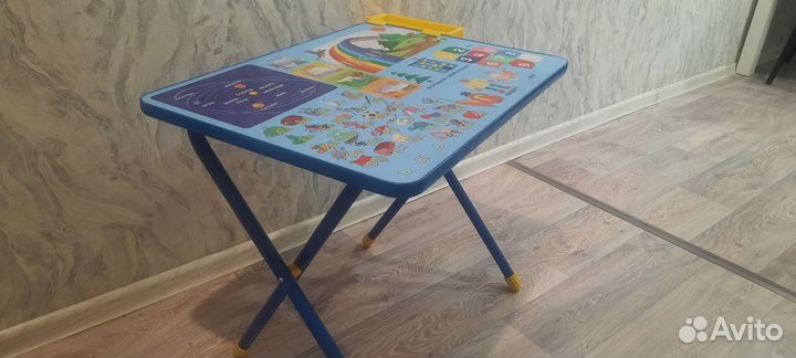Детский столик
