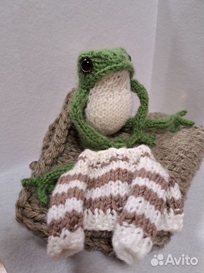 Вязаная лягушка