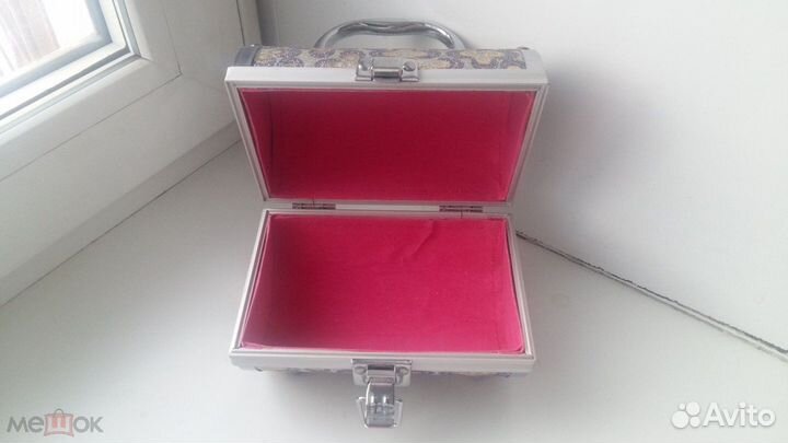 Шкатулка сундучок