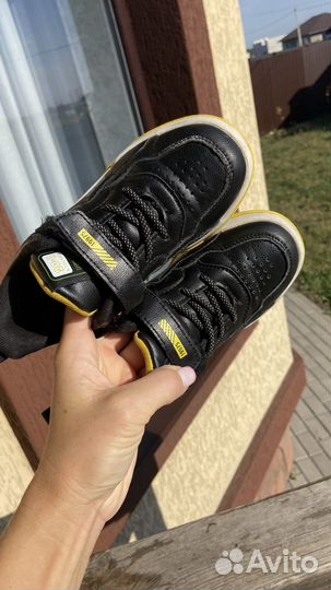 Кроссовки детские 28