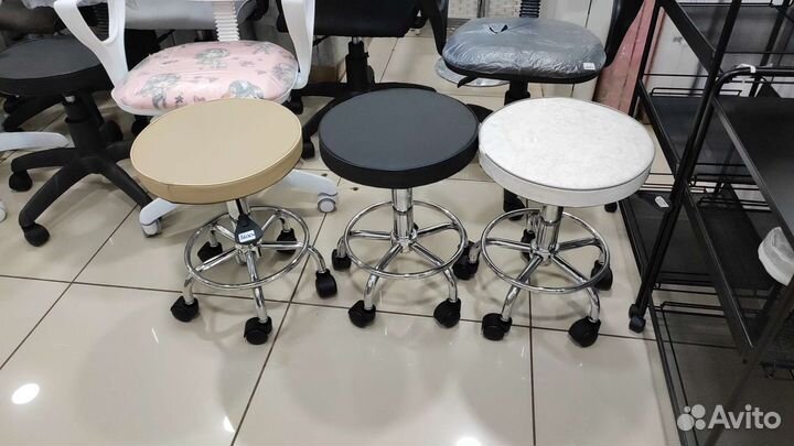 Стул кресло на колесах
