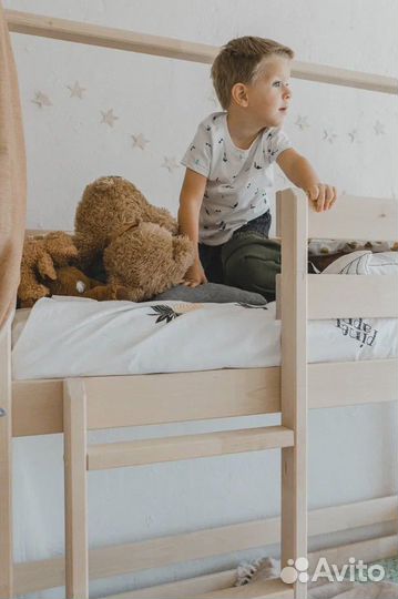 Двухъярусная кровать