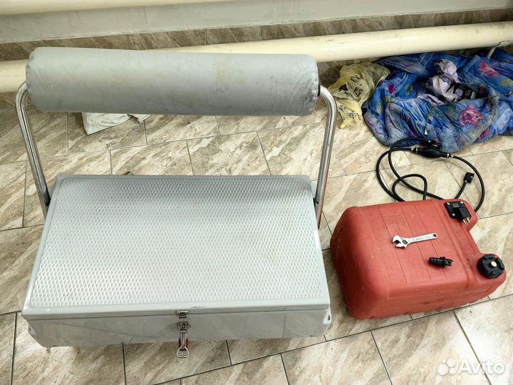 Кормовой рундук со спинкой для лодки пвх