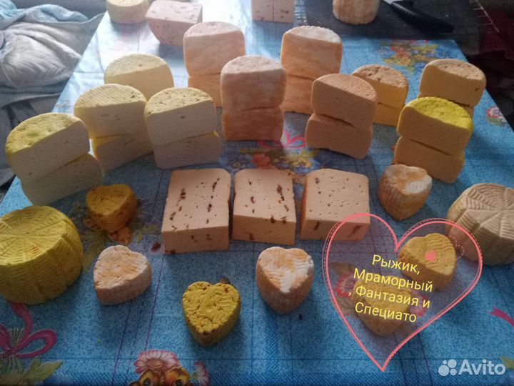 Молочные продукты из деревни (сыр, молоко, творог)