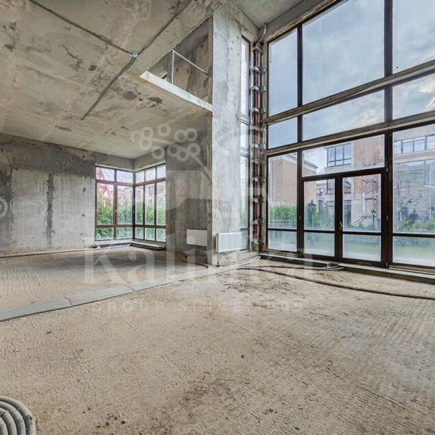 Таунхаус 840 м² на участке 8 сот.