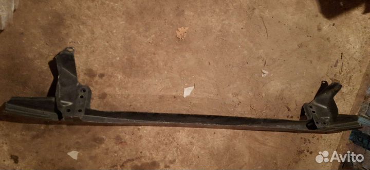 Усилитель бампера VW Гольф 5