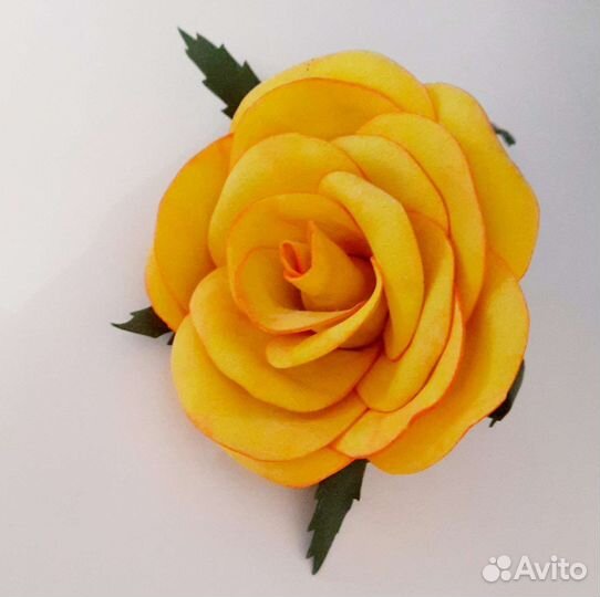 Заколка/брошь из фоамирана 