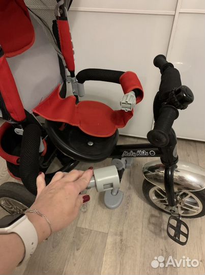 Велосипед с родительской ручкой Mobi kids