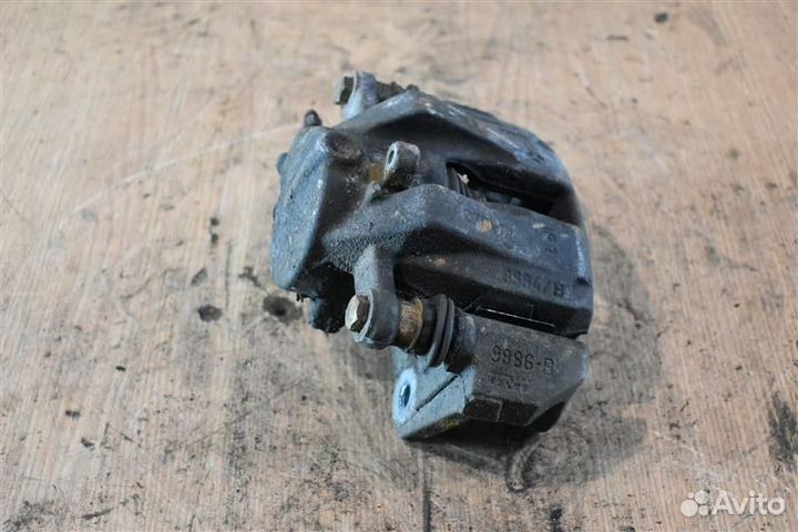 Суппорт тормозной передний правый Mercedes-Benz