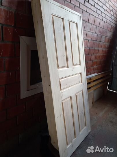 Дверь входная деревянная с коробкой