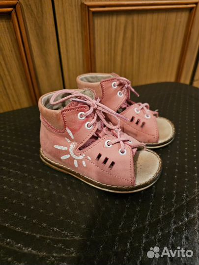 Босоножки для девочки