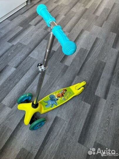 Самокат детский трехколесный