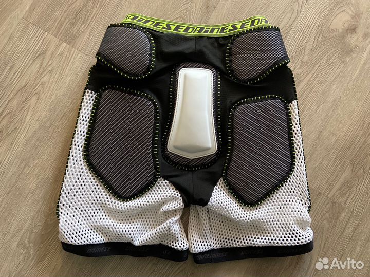 Защитные шорты dainese (XL)