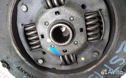 Маховик бензиновый skoda octavia A4 (2ST13C101)