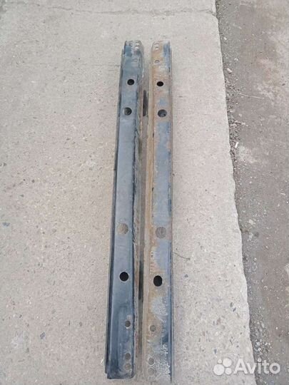 Усилитель заднего бампера Фольксваген т5