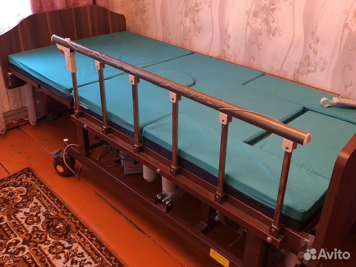 Медицинская кровать для лежачих больных