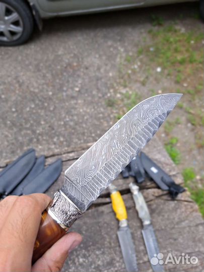 Нож из дамасской стали