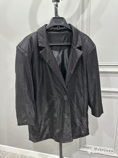 Пилжак черный блестящий вечерний