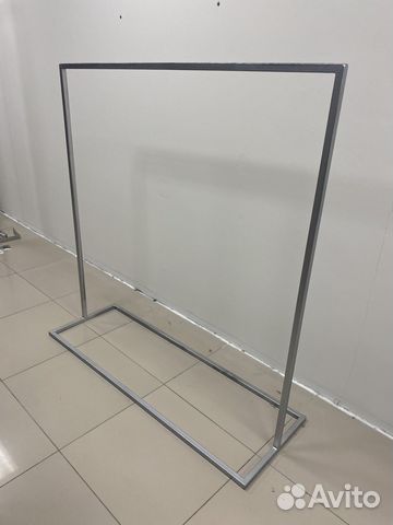 Стойка для одежды