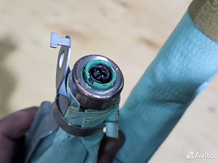 Шторка безопасности правая Mercedes W205