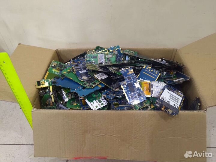 Платы от сотовых телефонов 6,1кг