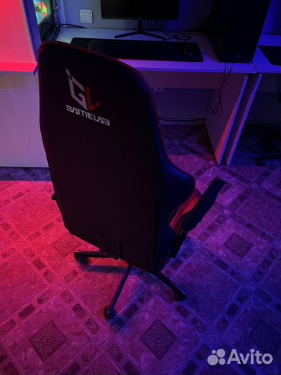 Компьютерное кресло