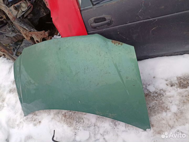 Капот dodge caravan