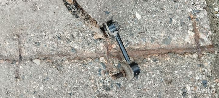 Задний стабилизатор toyota avensis ll