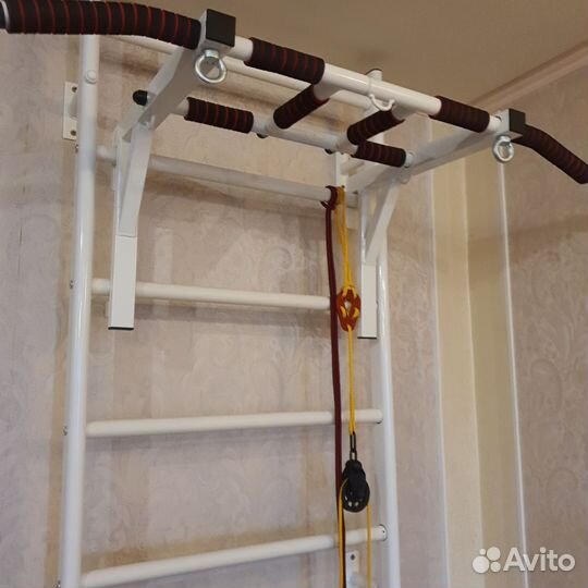 Шведская стенка с турником